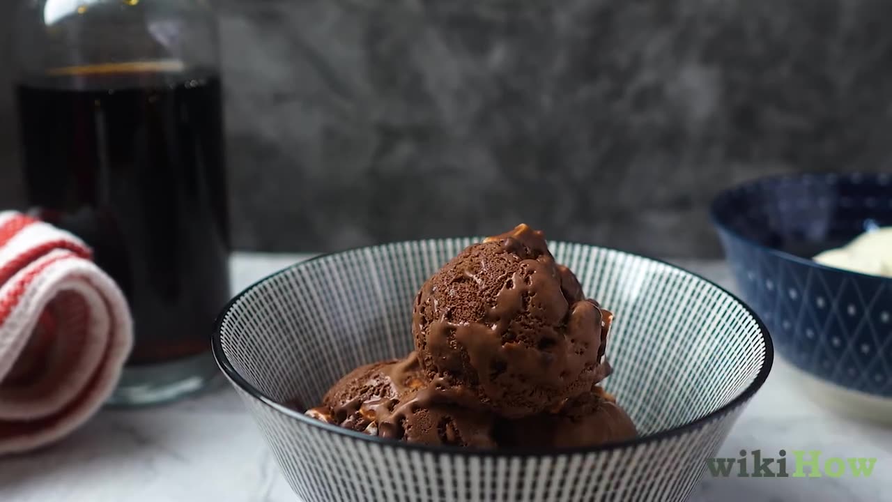 How to create a homemade Root beer,float