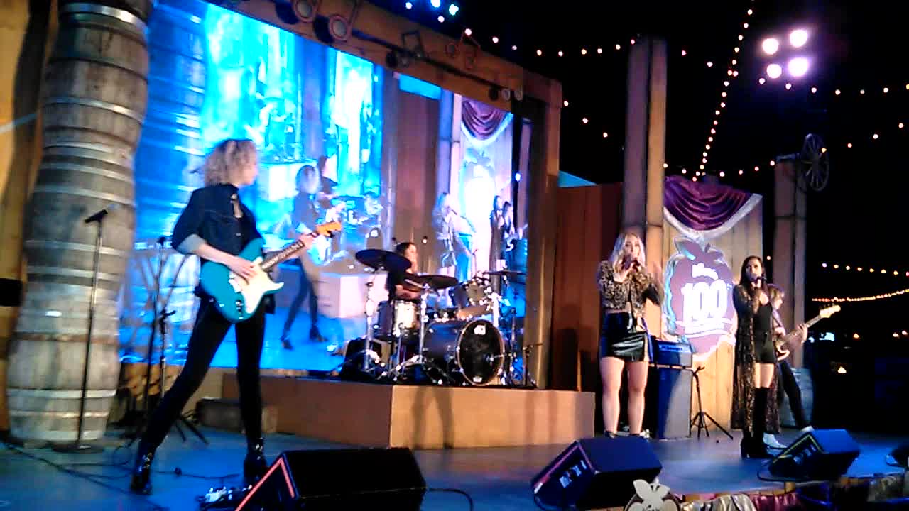 gfxchvhvffhcghgv ghchch hjvv vn