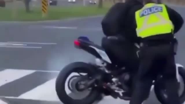 the cop trying the electrifying runaway motorcycle was it able to escape?