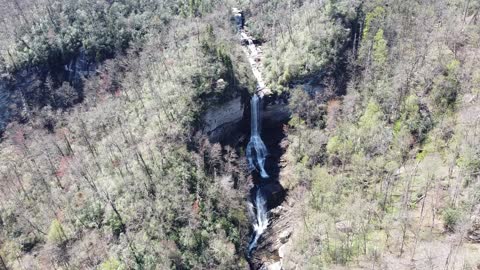 Raven Cliff Falls