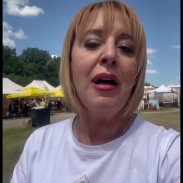 Мая Манолова е в Лясковски манастир Св. Св. Петър и Павел.