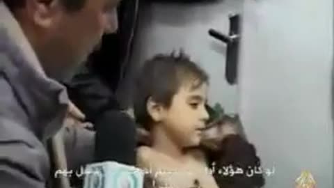 유대인의 어린이 의식 살해, 유방에 구멍을 뚫고 살아있는 아이의 피를 특수 컵에 담아 배출함.