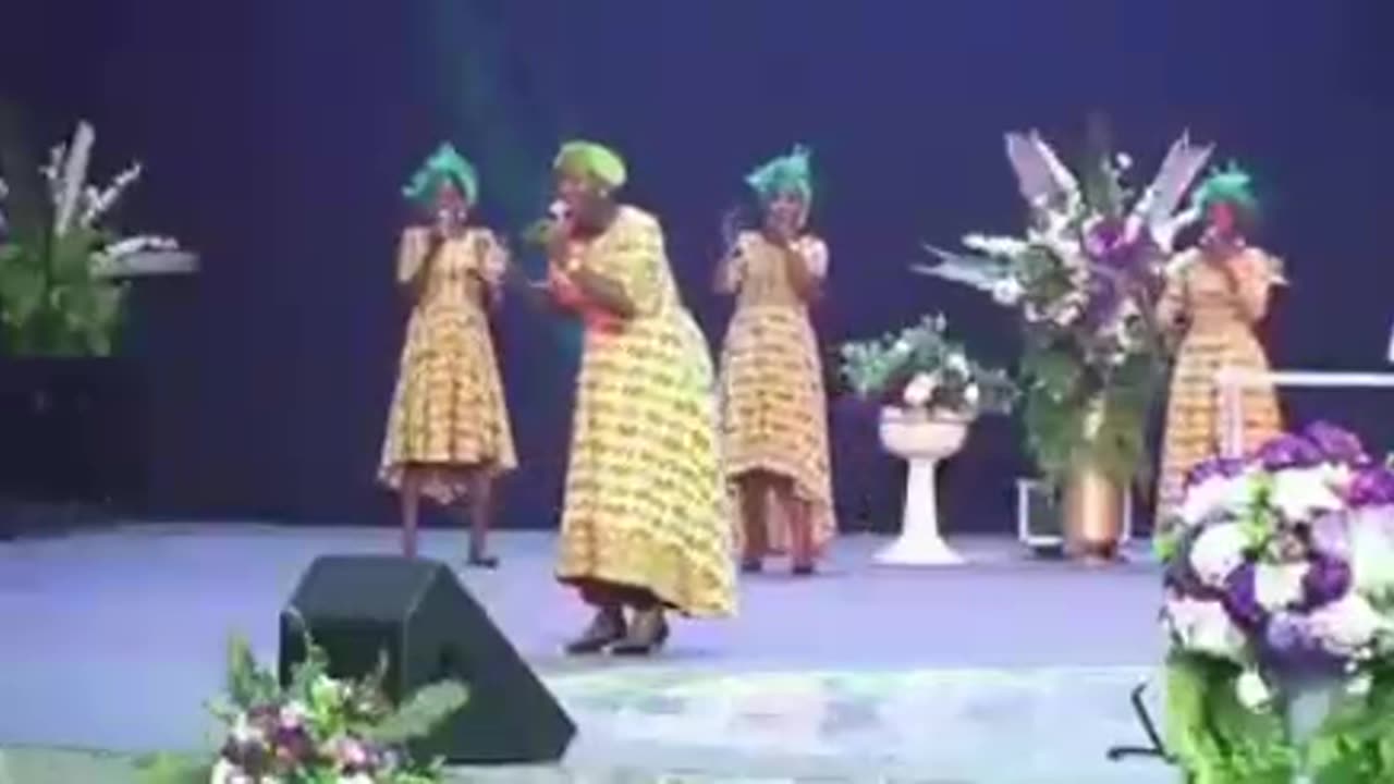 Mrs Osinachi Nwachukwu & Twin Sister LIVE Ministration at Dunamis