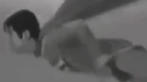 Funny Superman flying with one hand forward (Cute Video)