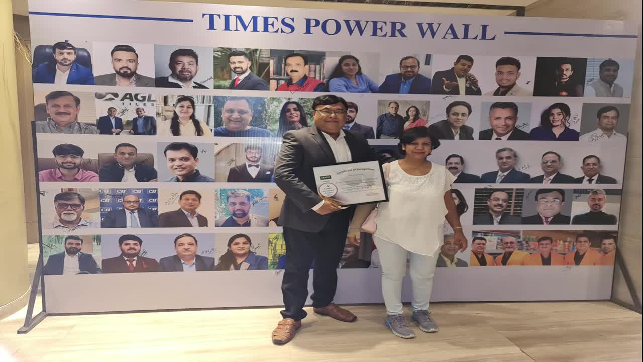 Dr. Bharat Agravat received Times Gujarat Icon Award for prevent oral cancer