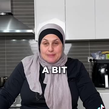 Yummy mangoes of Pakistan by arabic woman