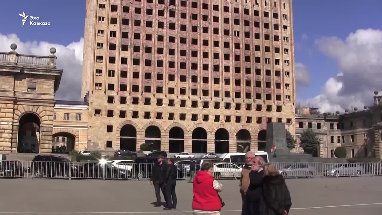 Сторонники оппозиции сегодня собрались на сухумской площади