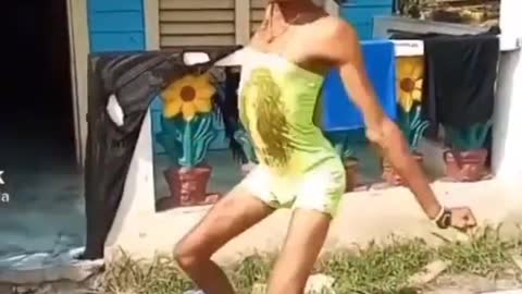 funny girl bikini dance