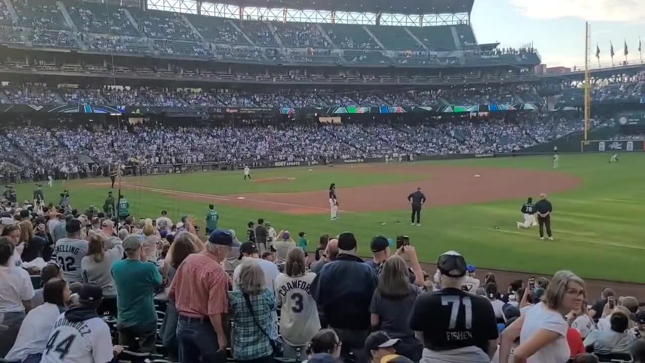 Fauci Gets Mixed Reaction While Throwing First Pitch at Seattle Mariners Game