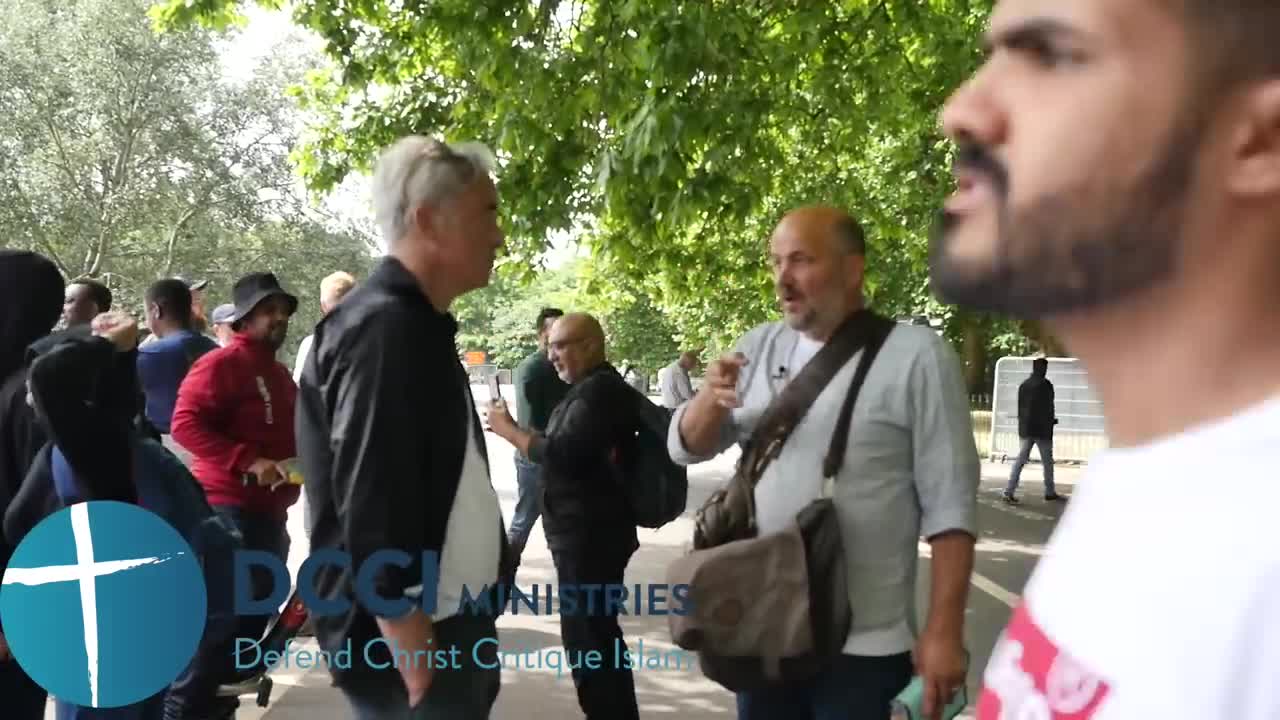 Discussion with a sincere man. Speakers Corner