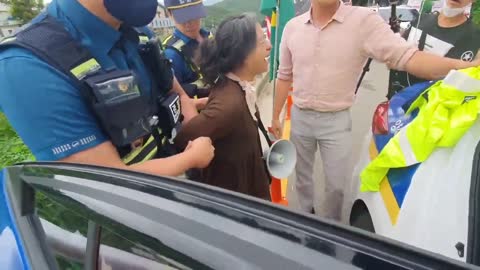 korea decay. 경찰폭력. 인권유린.