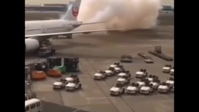 Flugzeug am Boden