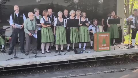 Czy Te Oczy Mogą Kłamać?-nie ma wojny,zarazy i klimatycznej katastrofy i innego niż mężczy kobieta.