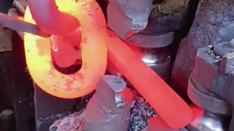 How Large Chain Links Are Made