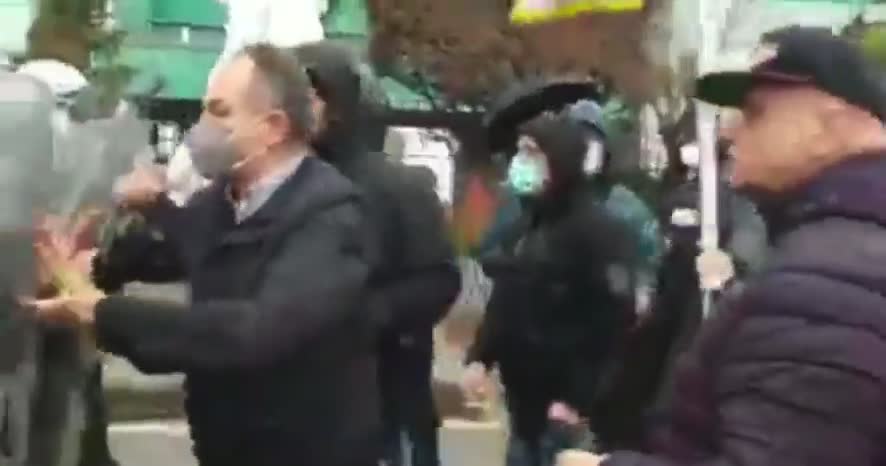 ΚΟΖΑΝΗ ΜΑΝΟΥΡΑ ΜΕ ΜΑΤ..