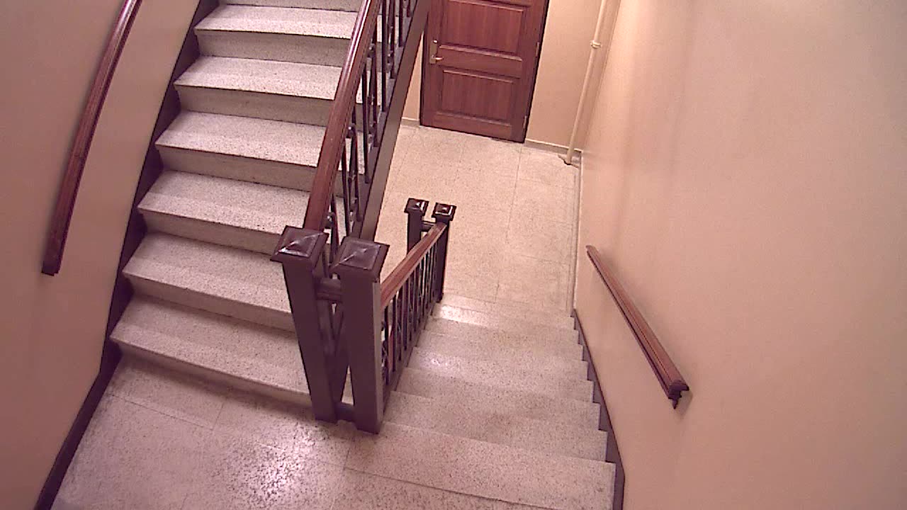 0455USCH03H405Stairwell_2021-01-06_13h40min04s203ms.mp4