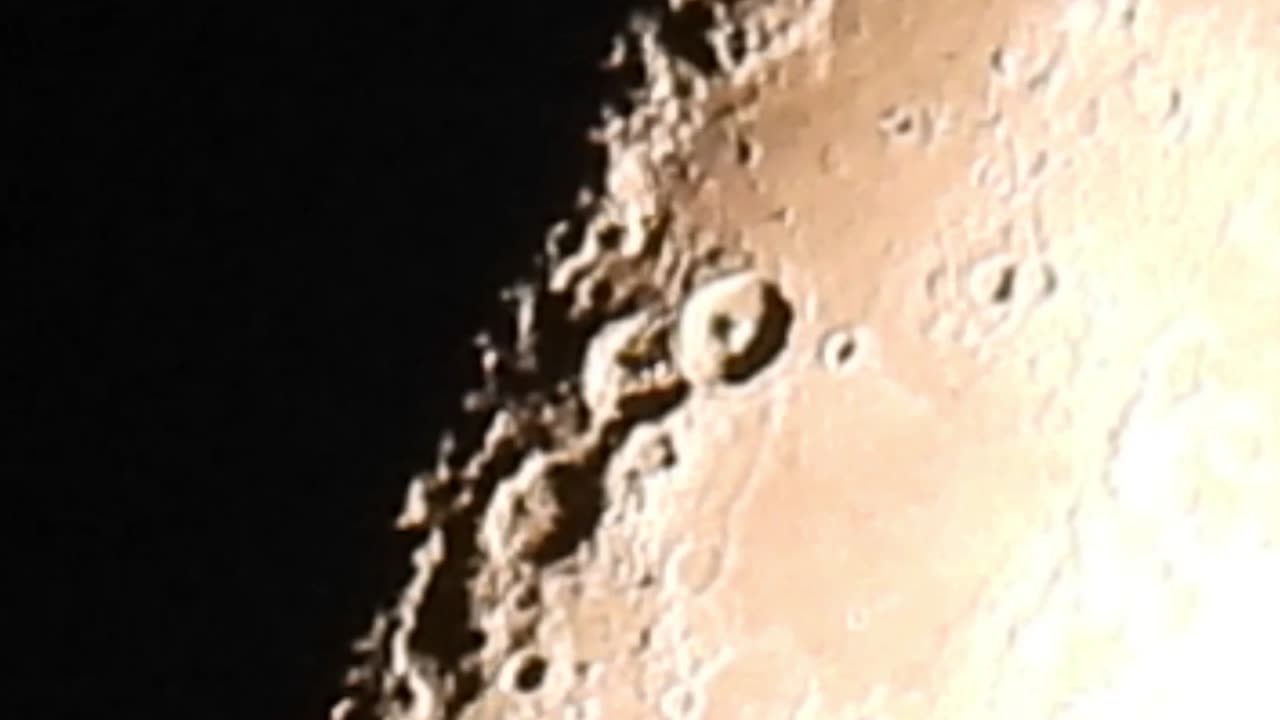 Moon 8-21-23 P950 AF Looking west Nothing to see here