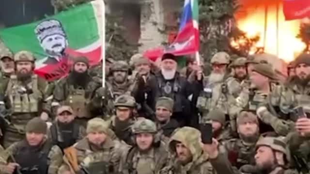 Video dei combattenti ceceni sulla liberazione di Mariupol dai nazisti ucraini del battaglione Azov.Ramzan Kadyrov, capo della Repubblica RUSSA cecena, ha pubblicato un video delle forze dell'ordine cecene girato a Mariupol