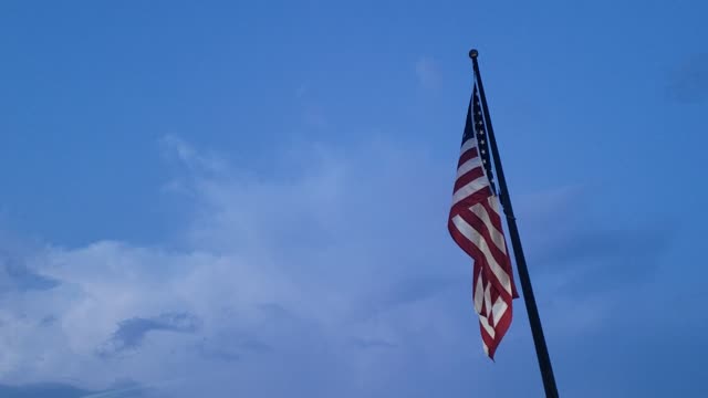 Another beautiful few seconds; alit flag...