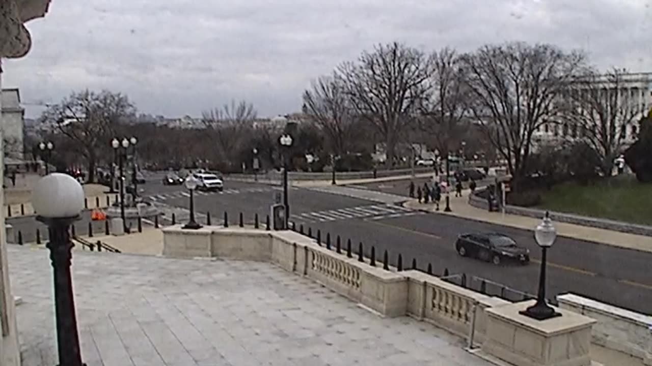 5144CHOB02RotundaExitExterior_2021-01-06_11h00min00s690ms.mp4