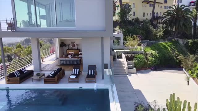 Unparalleled Modern Residence in Los Angeles California