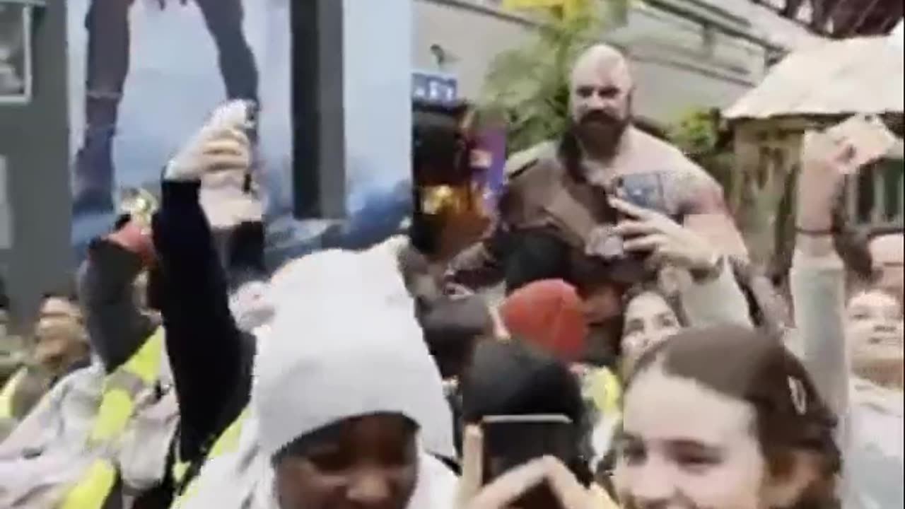 Dude is tall AF
