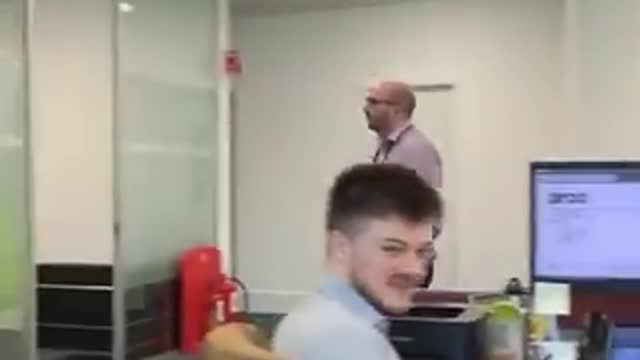 office pranks😂