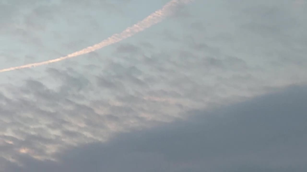 You Are NOT FOOLING ME, I See Chemtrails