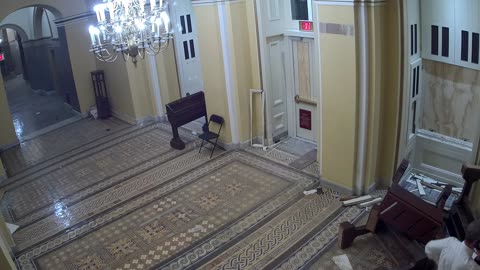 0102USCS01SenateWingDoornearS139_2021-01-06_22h14min23s603ms.mp4