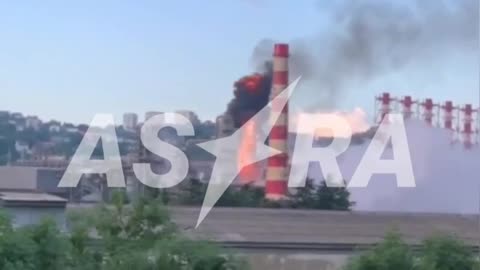 Ukrainian Attack Drone Dives into a Russian Oil Refinery(Incredible Footage)