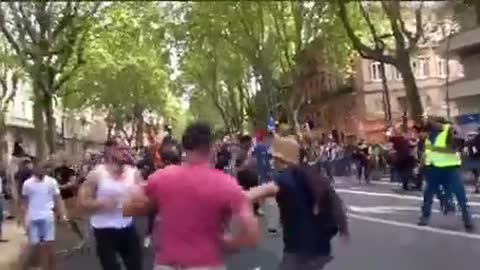 Mike Hockney Reporting LIVE from France where the scene is CHAOTIC
