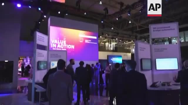 Rollercoaster rides and metaverse mini breaks_ 5G at MWC