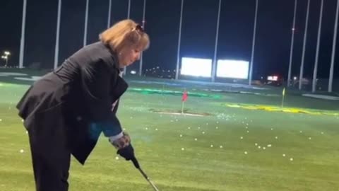 Taking the shot... and losing her balance! Watch this hilarious golf fail! ⛳🤣