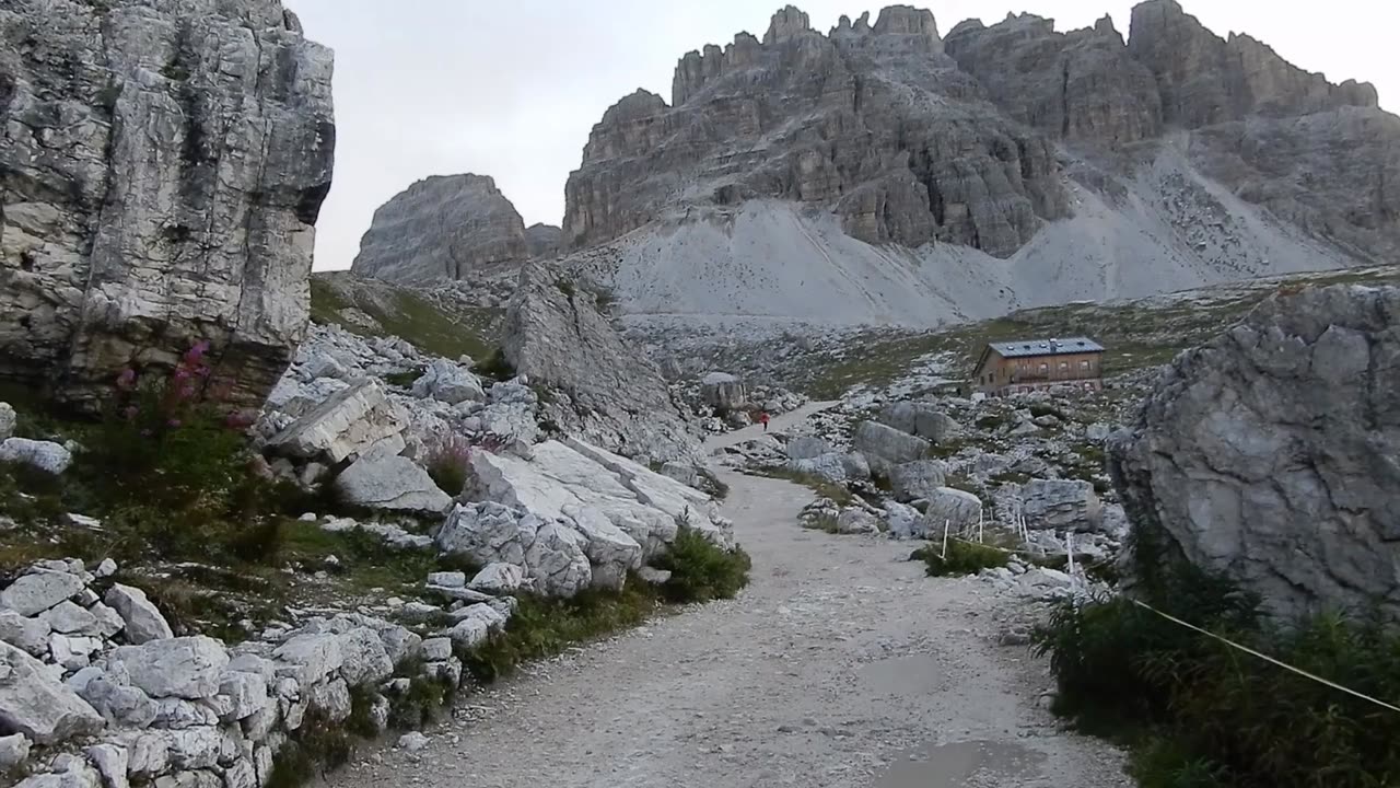 Hiking Tre Cime di Lavaredo (Drei Zinnen) in the Italian Dolomites, Sept 2024