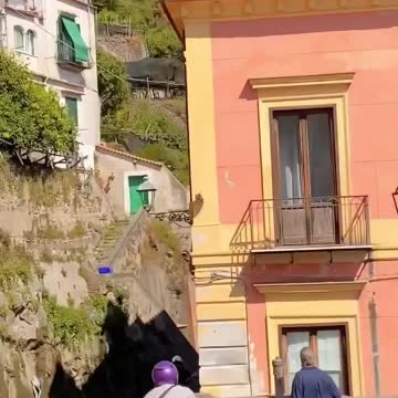 The iconic town of positano!🎨 Who’d you love to go around