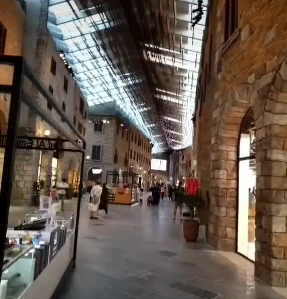 Dubai Outlet Village