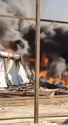 The Chinese people are fighting back! A Covid quarantine camp has been set on 🔥 FIRE!!!🤣