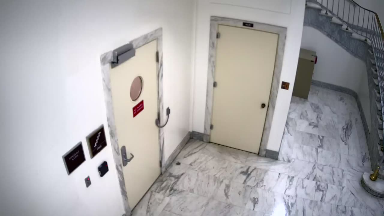 6130RHOBGRRGST4Stairwell4_2021-01-06_01h40min01s040ms.mp4