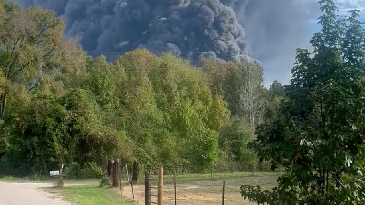 Plant catches fire in Shepard, Texas