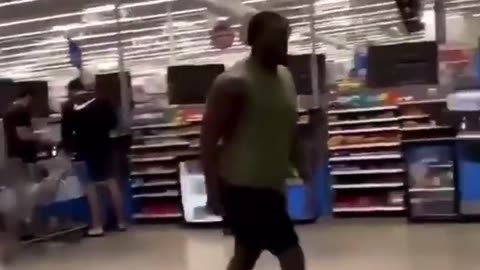 Ex Professional athlete involved in a Walmart Squabble😳😨😆🤣