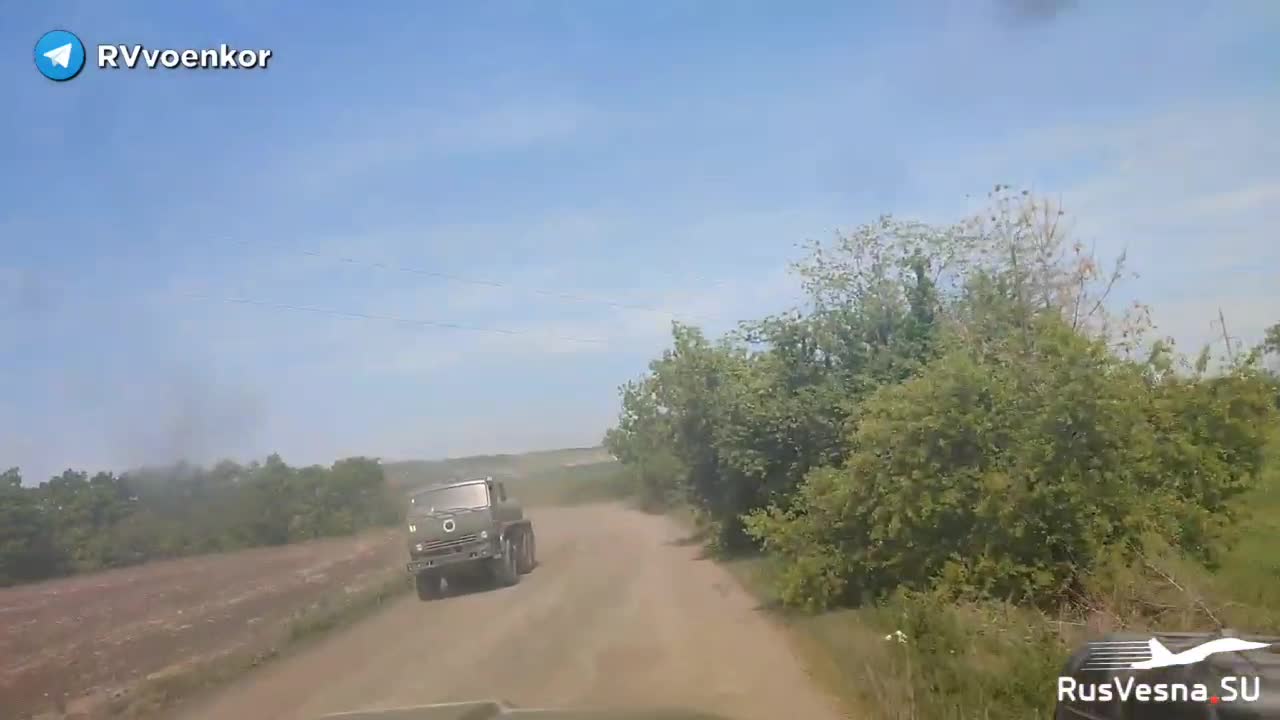 After the capture of Liman, columns of military equipment go to support the offensive in Slavyansk