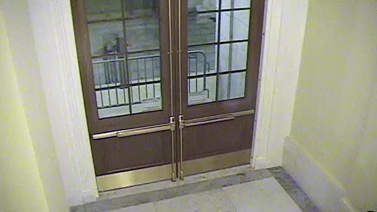 3443CHOB02CH12NRotundaExit_2021-01-06_01h00min00s733ms.mp4