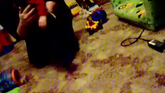 small baby start walking
