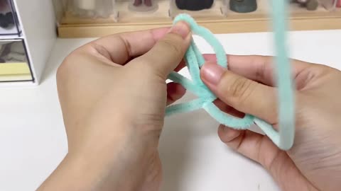 I would like to see the butterfly tutorial by Twisted Stick Macaron. Step 6.