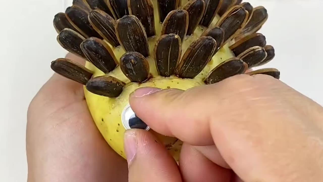 Let’s make a little hedgehog together #parent-child handicraft #children’s handicraft