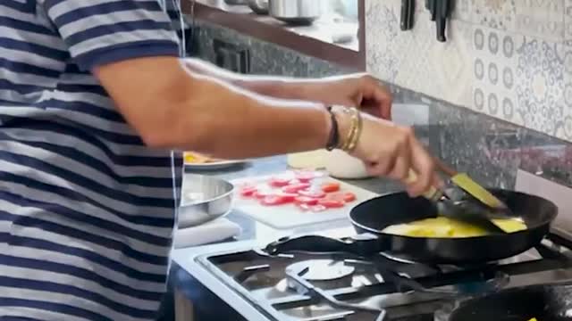 See who is in the kitchen? Sachin Tendulkar