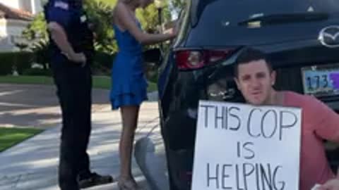 The cop was in on it...❤