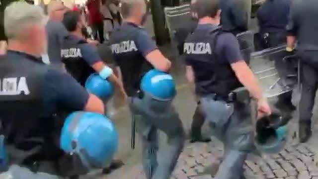 This is what we need more of, police in Florence