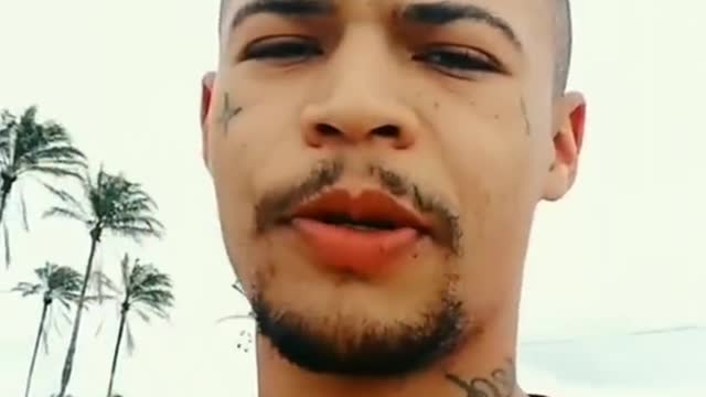 Velha humilha pedreiro