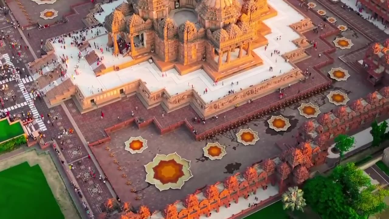 Akshardham is a huge temple complex in Delhi, India.